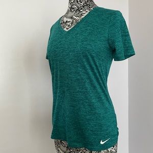 Nike Dri Fit V Neck T Shirt M